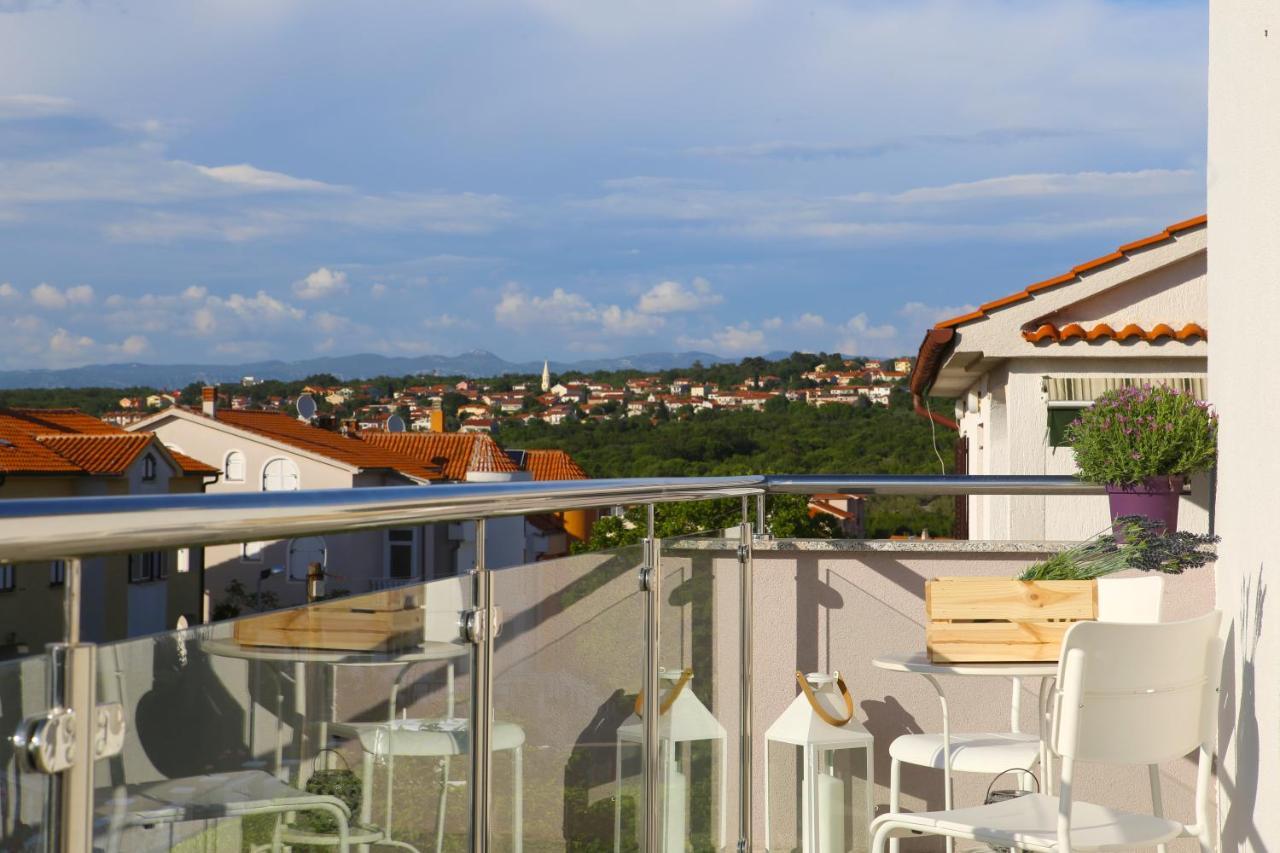 Apartments Melin Malinska Exterior photo